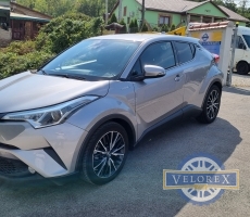 TOYOTA C-HR 1.8 Hybrid Dynamic e-CVT ÜLÉSFŰTÉS-GYÁRI 18 ZOLL ALUFELNI-EXTRÁS