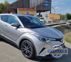 TOYOTA C-HR 1.8 Hybrid Dynamic e-CVT ÜLÉSFŰTÉS-GYÁRI 18 ZOLL ALUFELNI-EXTRÁS