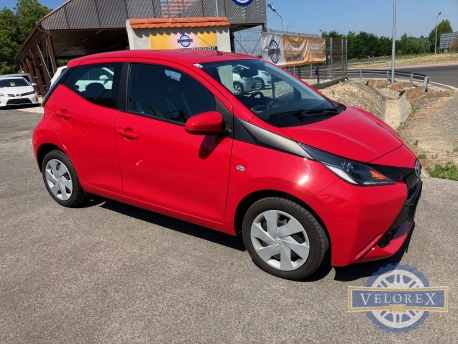 TOYOTA AYGO 1.0 x-cool ELSŐ GAZDÁS-CSAK 40.000 KM-TEMPOMAT