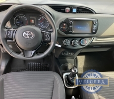 TOYOTA YARIS 1.0 VVT-i Active ELSŐ GAZDÁS-GYÁRI FÉNYEZÉS-T.KAMERA.EXTRÁS