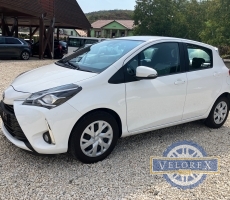 TOYOTA YARIS 1.0 VVT-i Active ELSŐ GAZDÁS-GYÁRI FÉNYEZÉS-T.KAMERA.EXTRÁS