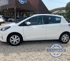 TOYOTA YARIS 1.0 VVT-i Active ELSŐ GAZDÁS-GYÁRI FÉNYEZÉS-T.KAMERA.EXTRÁS