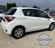 TOYOTA YARIS 1.0 VVT-i Active ELSŐ GAZDÁS-GYÁRI FÉNYEZÉS-T.KAMERA.EXTRÁS