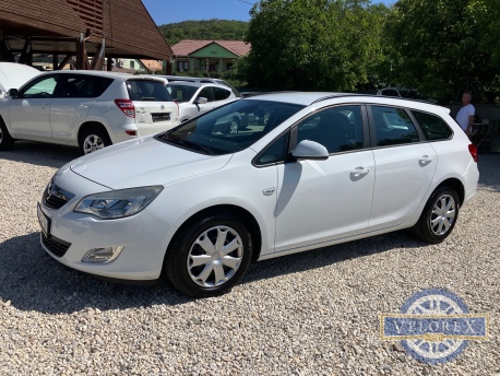 Opel Astra J Sports Touer 1,6 Enjoy